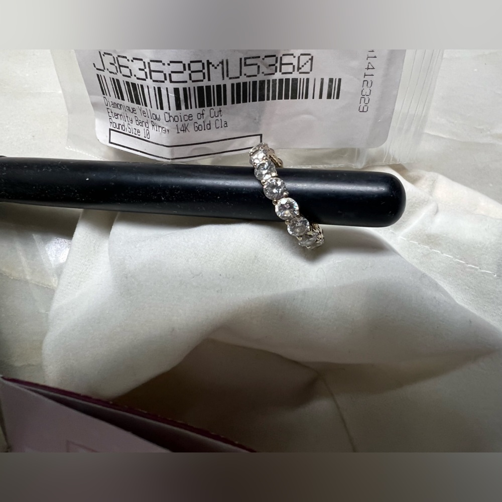 QVC Diamondique size 10 band round stones